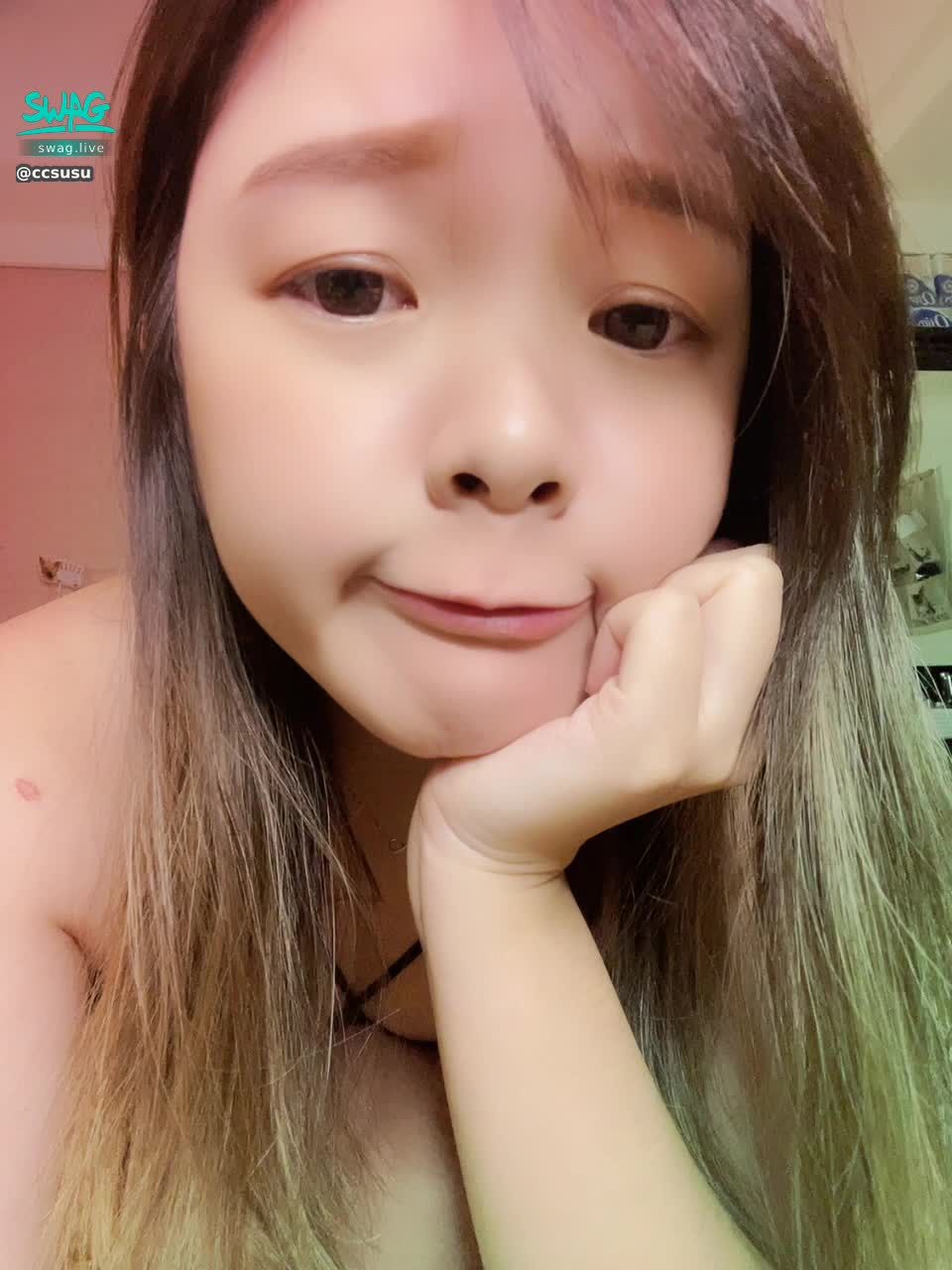 ccsusu : 下播後好餓喔😳