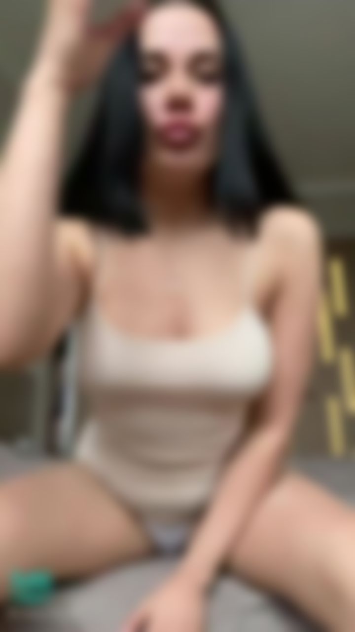 r*******m : I’m masturbate for you 💋