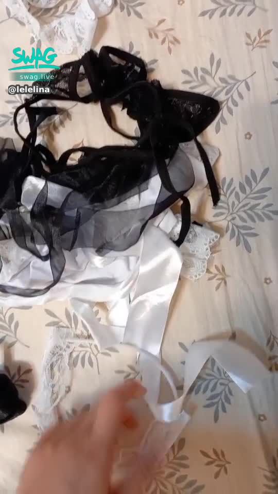 lelelina : 一樣翻出陳年的性感衣服…😆😆😆😆
不要叫我試穿…給看🙄️🙄️🙄️

貌似有三件三角褲褲

會像包肉粽傷眼👀
有人想要可以私密我😜😜😜😜