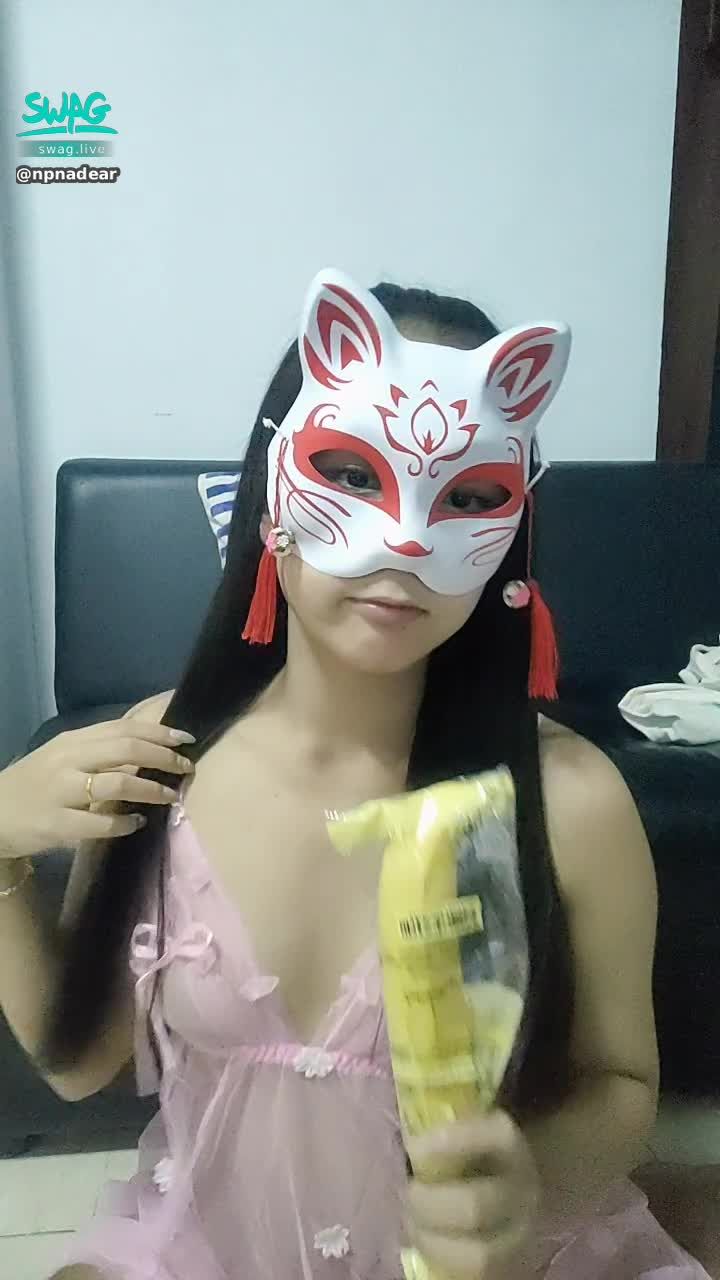 n******r : eat bananas 🍌