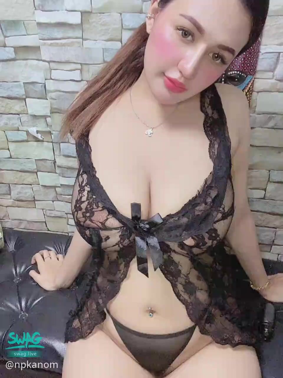n*****m : sexy
