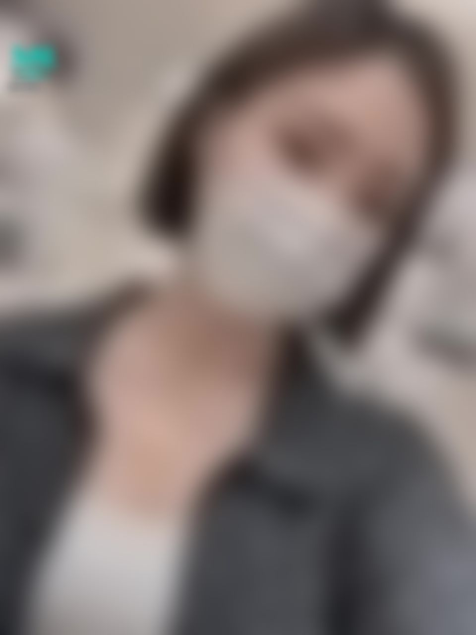 giajs : 覺得脖子好空去看項鍊🥹就看到我的命定款🥹好好看⋯好想買⋯但再打開我的錢包⋯就默默把它放回去了⋯
#禮拜六晚上10點陪我直播❤️ #然然日常 #約會 #吃飯約會 #giajs #然然