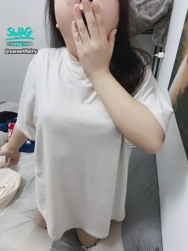 s********y : 睡前的討抱抱
#戀愛感 #抱抱 #撒嬌