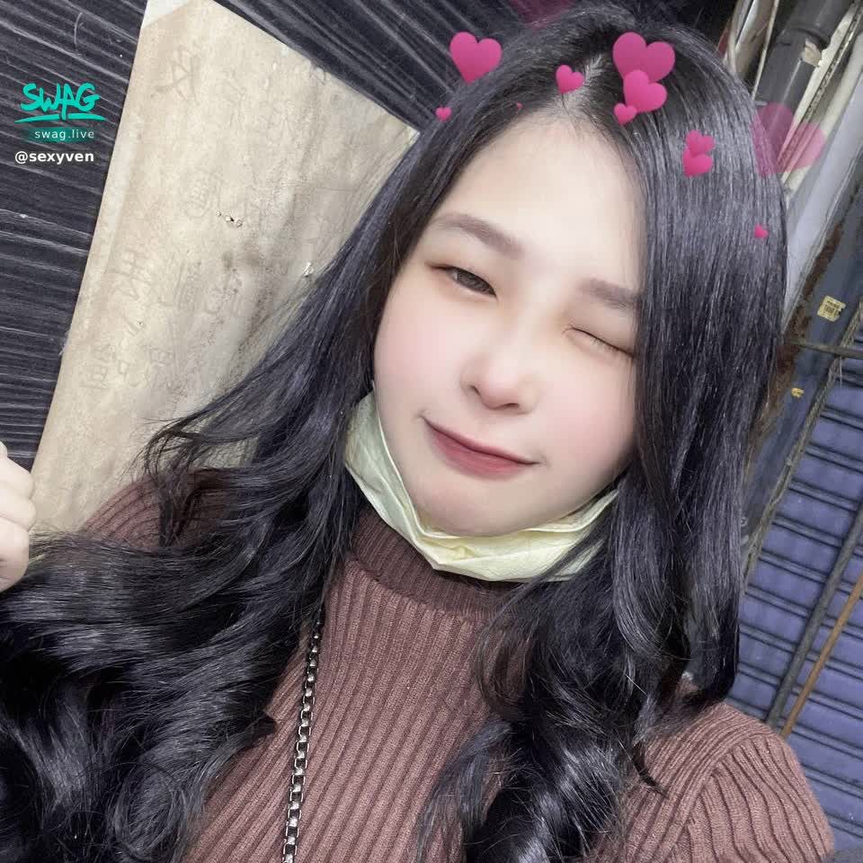 sexyven : 公告！湘湘的第二部實戰長片上映了🔥

這次的長片我約到了前男友的爸爸

終於有機會去到他們家討教他的床上技術

沒想到真的不是只有嘴上說說而已

他抽插的速度堪比電動按摩棒

讓我流了好多水 高潮了好幾次

想知道湘湘和大叔還有什麼奇遇嗎？

快解鎖🔓觀看

👉https://5w.ag/CyHV3a4ukxrXK2Yk9

#sexyven #湘湘