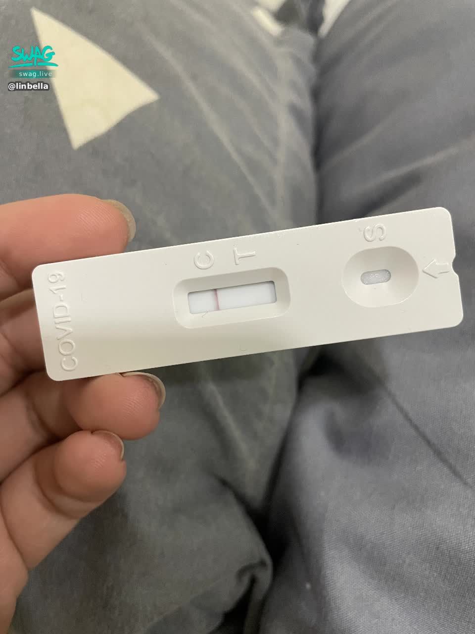 linbella : www 寶寶們 我不知道你們的怎麼樣 但我..不知道為什麼覺得不舒服可是怎麼測都這樣 這樣準嗎？（原諒我回歸卻沒有發問😭😭 太難受了） #發騷 🔥 #暈  #快篩
