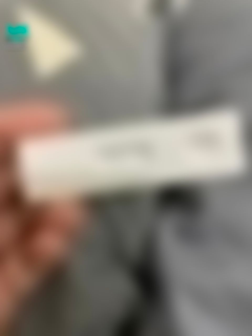 linbella : www 寶寶們 我不知道你們的怎麼樣 但我..不知道為什麼覺得不舒服可是怎麼測都這樣 這樣準嗎？（原諒我回歸卻沒有發問😭😭 太難受了） #發騷 🔥 #暈  #快篩
