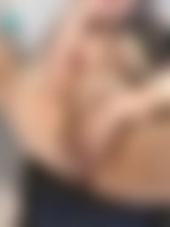 lovemilemile : 用手指插穴穴❤️❤️❤️猜猜看可以放幾根?
