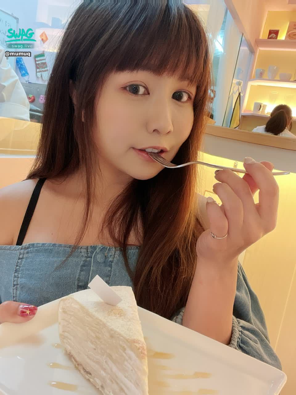  : Let's have afternoon tea together
Enjoy the time of love ❓
Mu has prepared a surprise drawing number game to play with the baby 🤭

✨ Mini game content: nose rub, cheek kiss, hug, receive a dessert made by Mumu

The event time is now until 5/31 at 9:00 p.m.
private message gift 👇

1 perfume 💎 1 stick
1 diamond ring 💎 3 sticks
1 drill table 💎 6 sticks

Regardless of the number of tickets, there is a guarantee to directly receive 10 pornographic videos 🤤
Mu will update the list of participating babies every day 🥳

I will directly send the public lottery at 10:00 p.m. on 5/31. ❤️ Please remember to take the initiative to redeem the prize~
During the redemption period until the article is removed from the shelves 🥰
