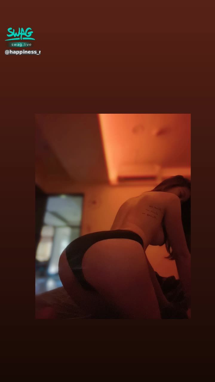 happiness_rody : #🍑
不要太近😳不然肉屁屁都碰到哥了😳😳