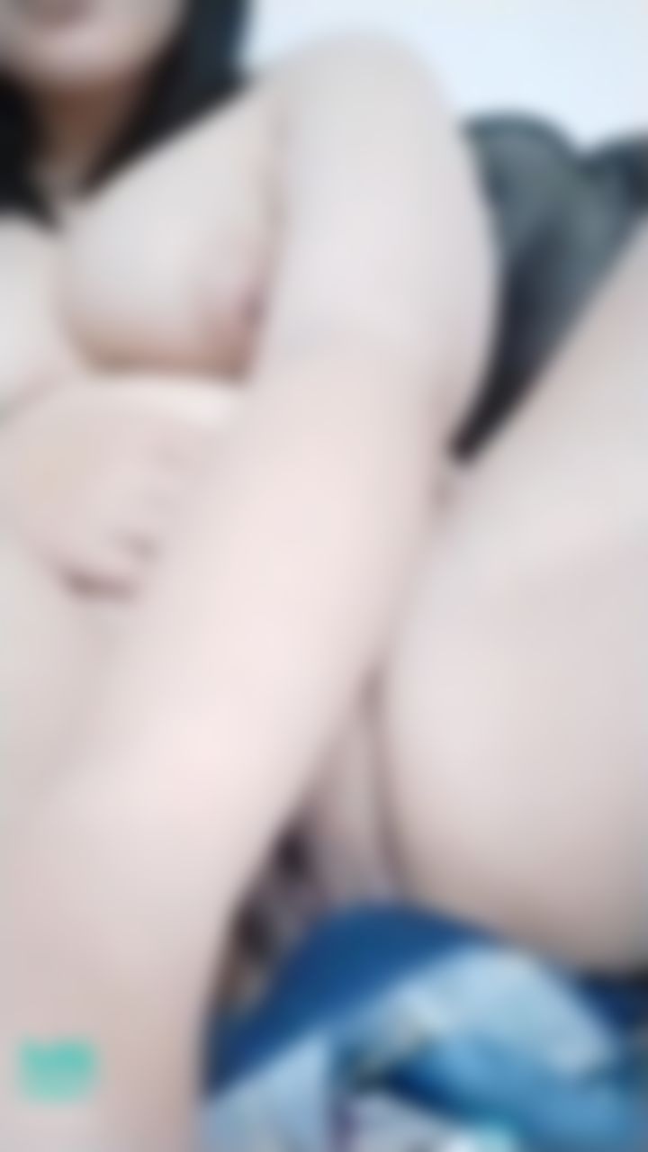 t****y : pink hee