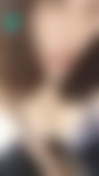 lelelina : 露臉盤坐在地上內衣掰開捧奶🤭🤭❤️❤️