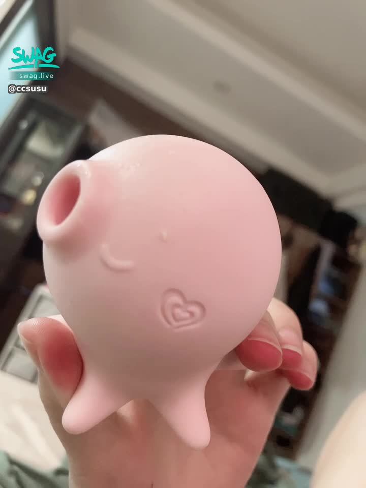  : Little octopus, why is your face wet? 😜