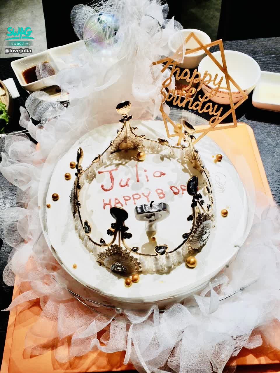 lovejulia : 6/12是我的生日🎂

12號 0：00 -02：00

還有 20：30-23：30

為我的直播慶生時間🎉🎉

希望各位哥哥能夠跟我共襄盛舉

希望有滿滿的驚喜❤️❤️❤️❤️❤️