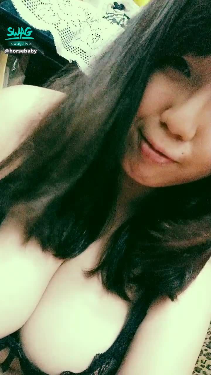 h*******y : 答應我，想我就私訊我讓我知道好嘛😘
（裝可愛的超深溝巨乳奈奈