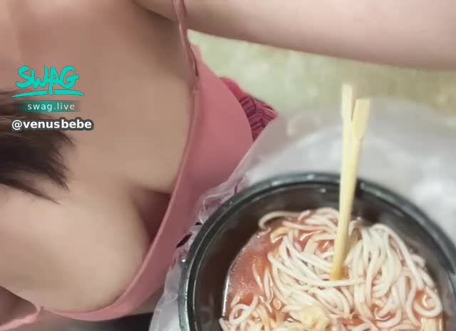 venusbebe : 不小心掉出來了哈哈!!
私訊禮物🎁解鎖更多!!
快!!私訊禮物轟炸我吧😂😂