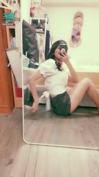 janicee : 扭動時露出內衣的蹤跡💗
看見背後的蝴蝶結就會很想拆嗎😈?
純白色🌸
a knot in the back🎀🎀🎀
#長髮 #黑髮 #長腿 #美腿 #赤腳 #裸足 #美足 #sexy #短裙 #氣質 #可愛 #短褲 #鎖骨 #腳趾 #蝴蝶結 #腳底