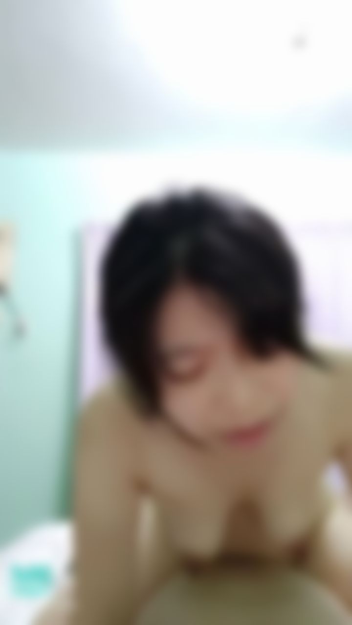 alicelovelp : 女上搖，最後師丈爆射一堆，流出好多白白的。