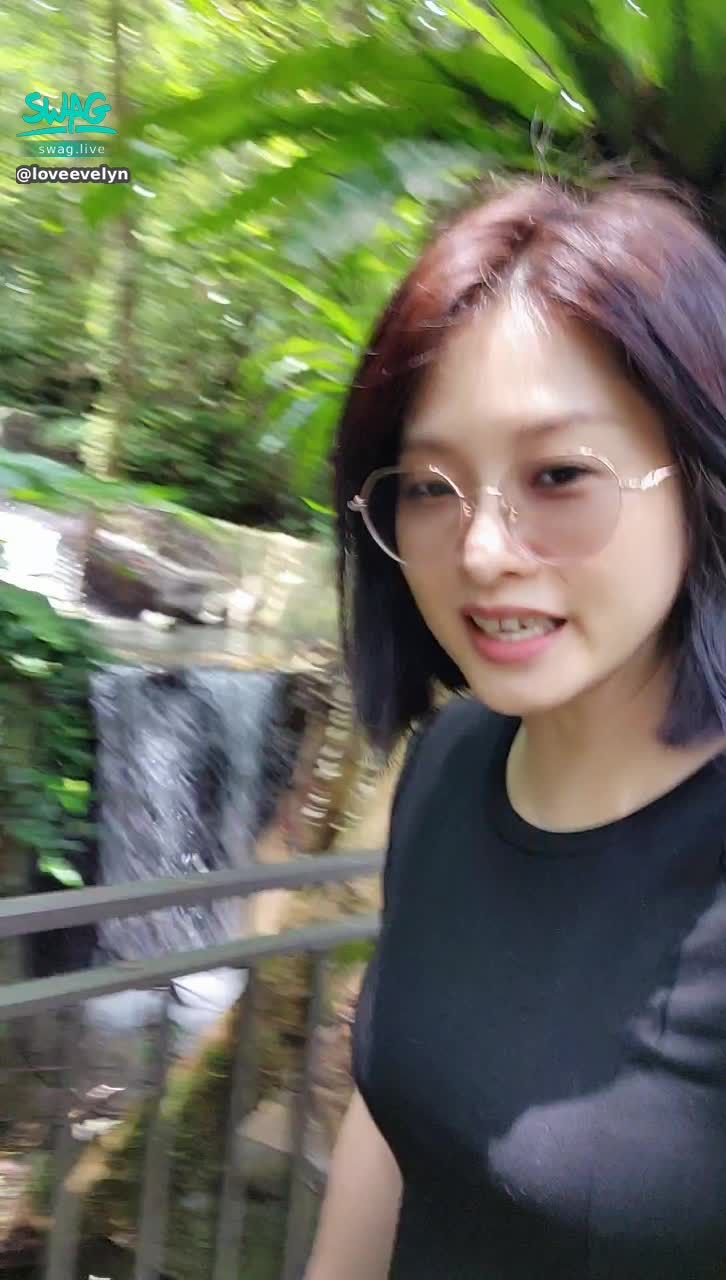 loveevelyn : 今天穿這樣看恐龍動動❤️❤️❤️

→ 鑽石女神就是我！通關密語一週限用一次，
快點私訊我問通關密語 🤫