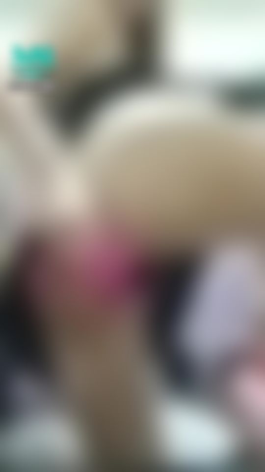 c******a : 後入視角被吸陰器吸得全身發抖，都站不穩了
#騷#屁屁#露鮑