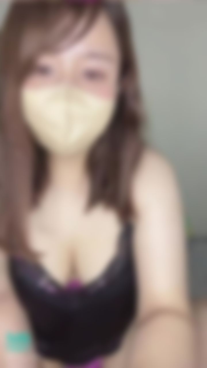 kitty_cute : 20-year-old virgin first masturbation