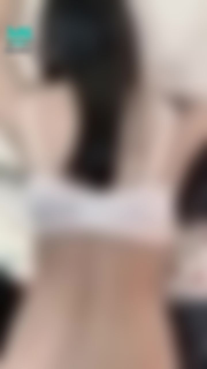 ling_yue : 哥哥你怎麼在我跳舞的時候後入我⚠️⚠️
未滿十家先離開喔❗️❗️❗️
背後式好舒服！好深❗️好濕⚠️
哥哥我快高潮了❤️❤️
聲音很大聲真的要注意喔‼️
#後入
#做愛
#淫叫
#淫叫聲