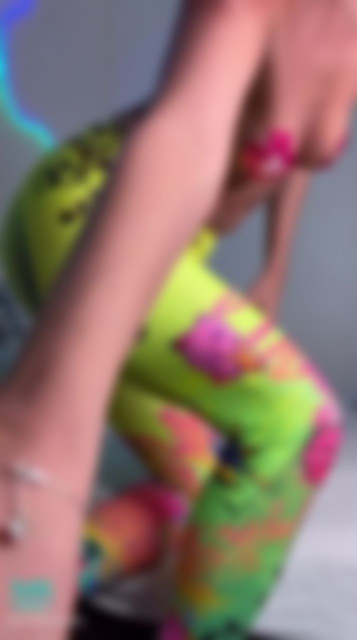 m********y : jerking off a huge dildo in leggings