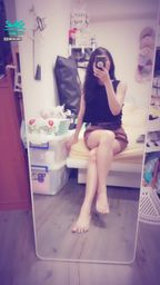 janicee : 一坐下就曝光的短裙😎
裙底風光💋
不穿內衣的夏天😈
sexy peek👀
#長髮 #黑髮 #sexy #短裙 #氣質 #赤腳 #美腿 #性感 #裸足 #曝光 #背心 #腋下 #裙底
私訊我「側身」,換衣服拉到乳暈側邊的影片💗