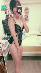 janicee : 火辣辣的性感夏日♥️
po上社交就被一堆男生敲說這件很辣💋
原來男生喜歡這種款式呀😎
火辣黑蕾絲透膚高衩泳衣😈
用一個棒棒口紅,換5個這件泳裝轉到背面的丁字褲加上一個M字腿的影片💚💚💚
#盤髮 #黑髮 #sexy #高衩 #氣質 #赤腳 #美腿 #性感 #裸足 #蕾絲 #鎖骨 #透膚 #細肩帶 #泳衣 #內衣 #低胸 #深V #nubra #該邊 #腳趾
