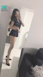 miyukibaby : 💙小女警誘惑來了👮🏻♀️🤍鏡子前意淫😈💋裙子掀起來..今天沒穿內褲壓😳