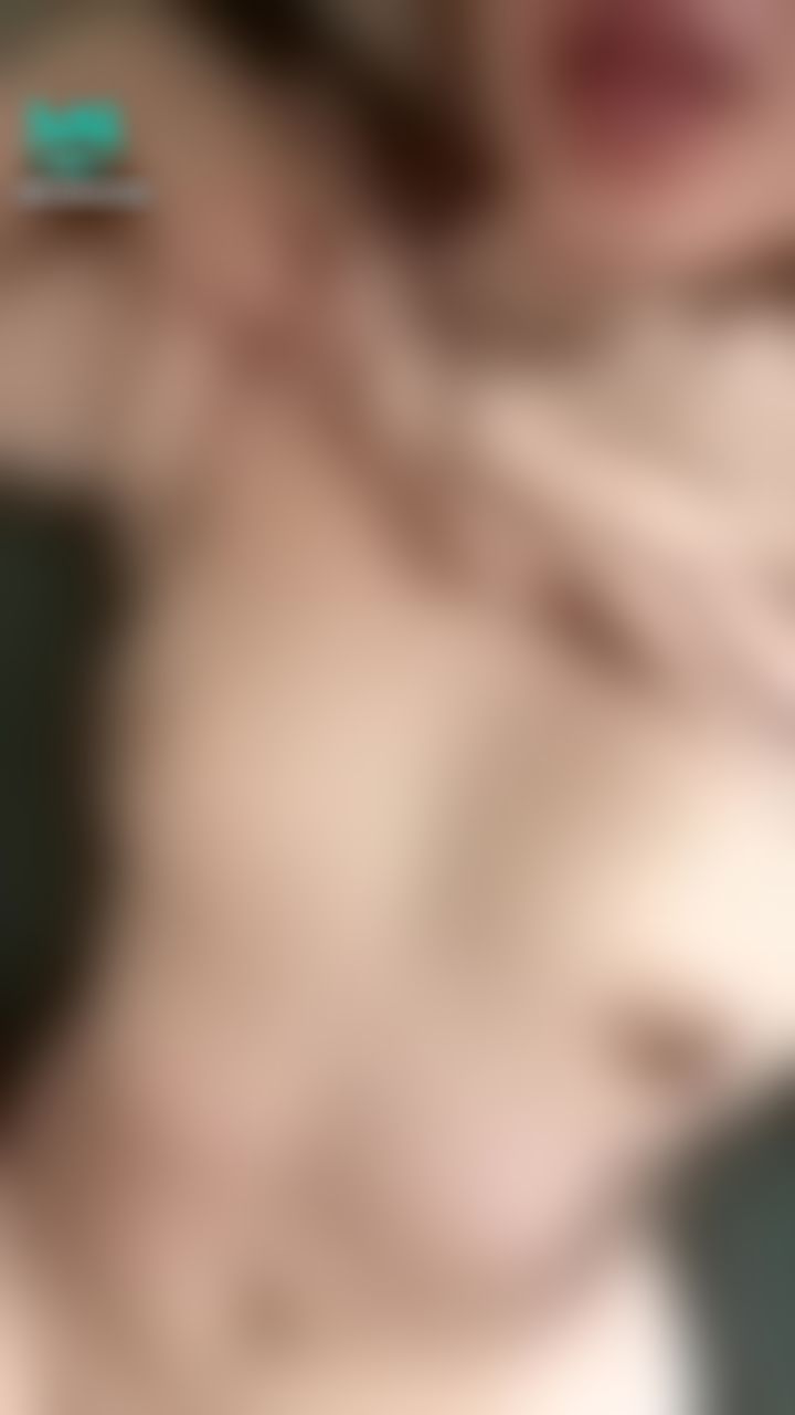 kristinexoxo : 😳😳昨天喝醉睡朋友家，朋友的哥哥趁他去洗澡跑來找我
結果哥哥肉棒好舒服….差點就叫太大聲了
#露點 #傳教士 #白皙 #淫蕩