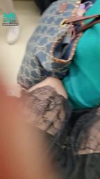 loveevelyn : 臭妮🐱妳辛苦了,陪著伊伊主人搭捷運出門,這個腿覺得可以嗎?😋😋😋
