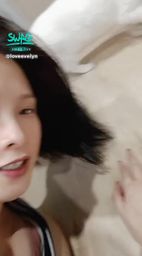 loveevelyn : 不死心,伊伊再試一次😤年紀大的貓是不是很歹鬥陣?靠近臭妮~2(在地上爬的伊🤣)