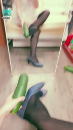 janicee : 黑絲高跟鞋足交👠👠👠👠
摩擦大黃瓜😈
花嫁白紗睡衣🎀
purely sweet🌸
用一個紫黑鑽,可以換白紗睡衣張開M字腿(曝光小褲)的影片、加上大黃瓜摩擦胸部的影片💚💚💚
#長髮 #黑髮 #sexy #短褲 #氣質 #黑絲 #美腿 #性感 #大腿襪 #膝上襪 #低胸 #細肩帶 #絲襪 #睡衣 #深V #白紗 #乳溝 #絕對領域 #眼鏡 #黑框 #粗框 #足交