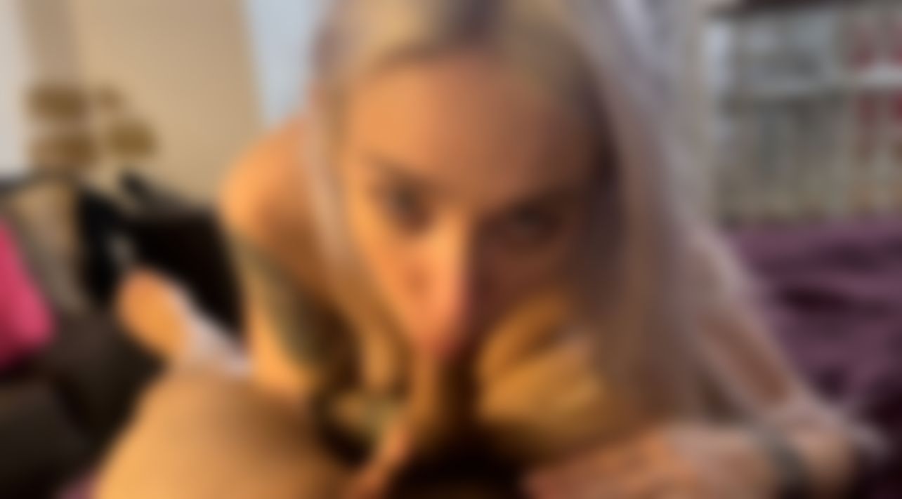 myarteya : i sucked a dick of a stranger
#口交