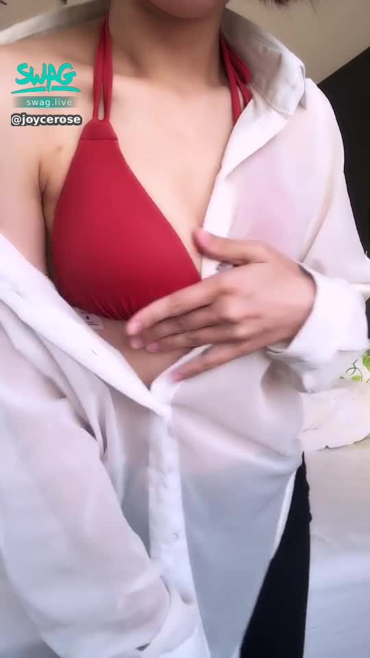 joycerose : 回到飯店房間就想急著把人家脫光光🙈🙈