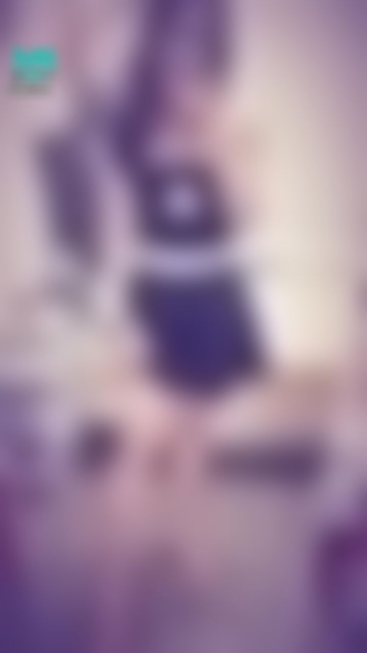 janicee : 拉起裙擺💋
大腿根部👀
胸口的挖空💓
渾圓半球😈
into that hollow👀
#長髮 #黑髮 #sexy #短裙 #氣質 #赤腳 #美腿 #性感 #裸足 #腳趾 #低胸 #細肩帶 #胸 #深V #挖空 #半球 #大腿 #鎖骨 #手指