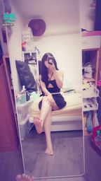 janicee : 坐在床邊翹腳🌹
近拍腳ㄚ子💙
挖開胸口的透視上衣👠
into that hollow♥️
💚💚💚月底的小活動,私訊我「想看」,可以得到前鏡頭偷窺揉胸的影片💚💚💚
#長髮 #黑髮 #sexy #短裙 #氣質 #赤腳 #美腿 #性感 #裸足 #腳趾 #細肩帶 #胸 #深V #挖空 #半球 #足控 #鎖骨 #腳底 #腳掌