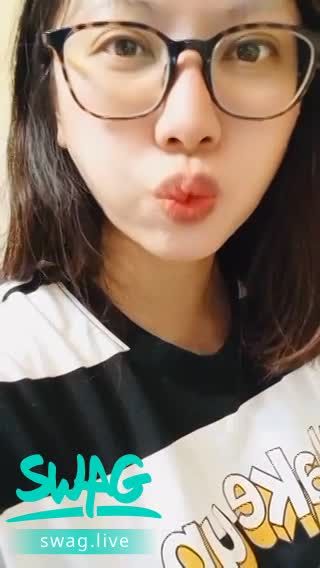 lelelina : 樂樂生活寫照😌
樂樂喜歡這樣撒嬌擠眉😆😆
裝可愛❤️❤️