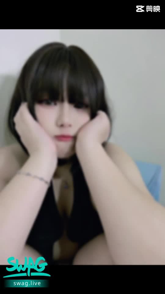 lovemilemile : 可愛的蜜璃XD
完蛋了都在自肥ㄟ 會不會被揍XD
#蜜璃 #露臉 #可愛 #泳裝 #性感 #巨乳 #大奶 #生活 #肉 #BBW #奶