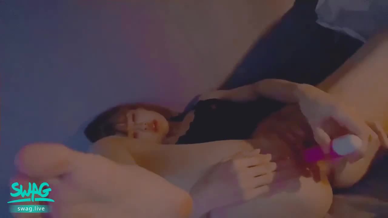 cartiernn : 夜晚交加～😈撫弄到顫抖抽蓄（必解）玩到這麼濕高潮後的穴原來長這樣
#露臉#穴#鮑魚#生活#高潮