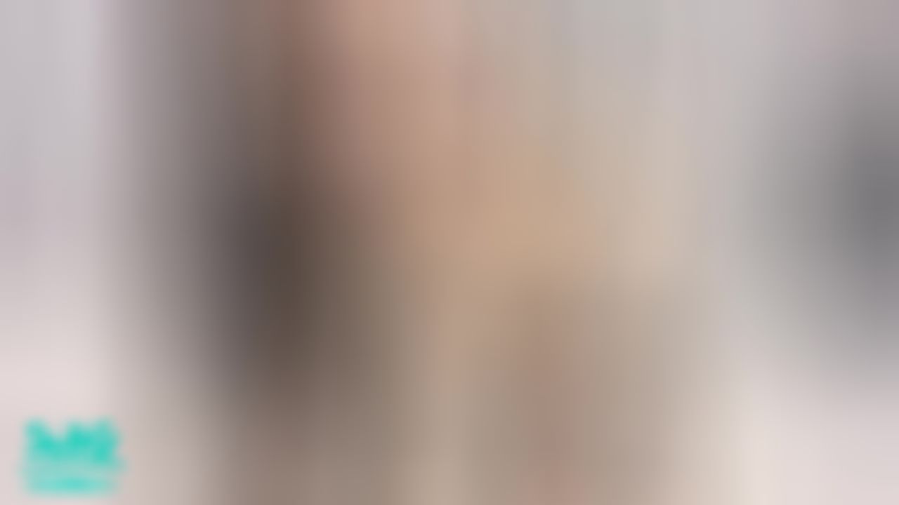 miyukibaby : 你的小母狗來了🖤🖤🖤蹲在地上轉一圈給你看😈🫶🏻💦性感屁屁大腿襪超色色的…👅