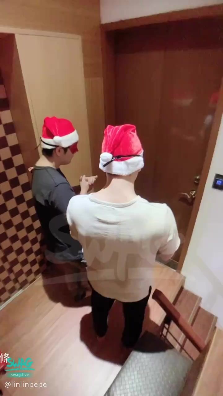linlinbebe : 🎄聖誕4P群趴一鏡到底30分鐘實錄🎄火車便當🚄🍱顏射💦樣樣來