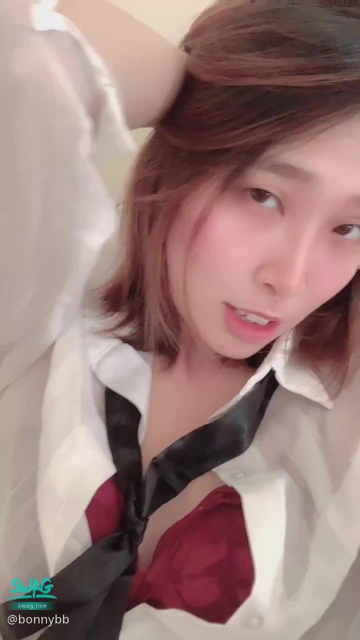 bonnybb : 下班後的OL⋯