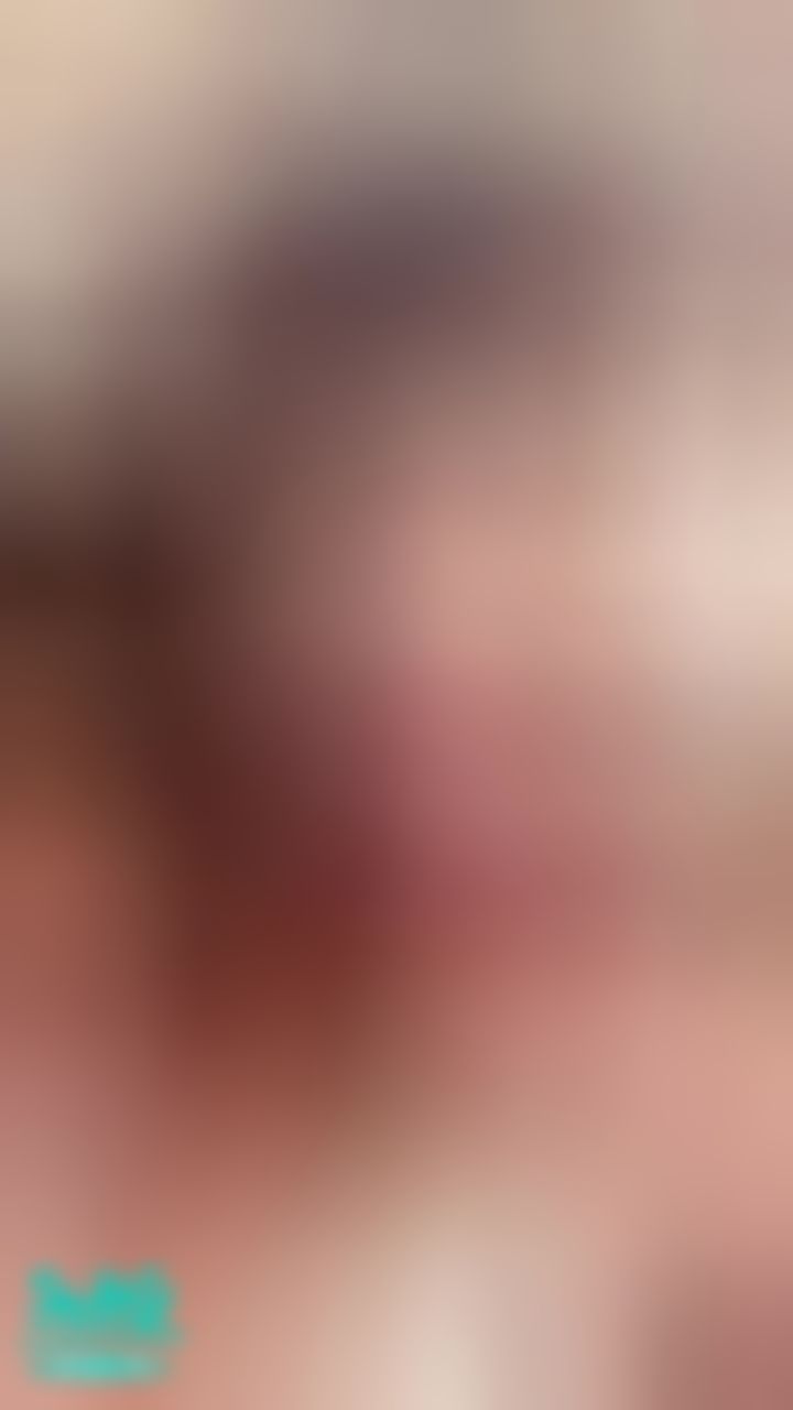 mumuq : 近距離吃肉棒👅好好吃喔～不想停下來🤤
嘻嘻 讓騷沐這樣幫你吃到射好咪？🤭