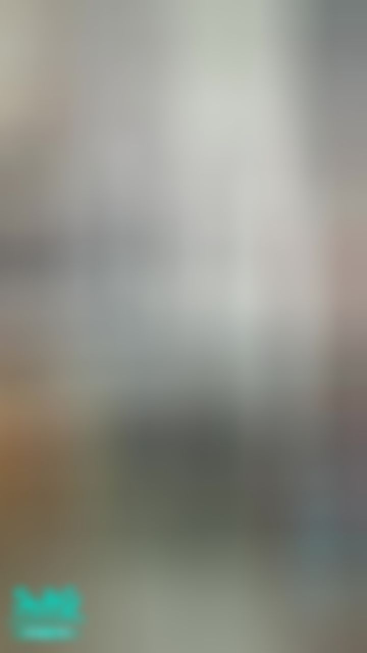 : 透出內衣顏色的白色襯衫💙看得出裡面是穿什麼顏色的內衣嗎？