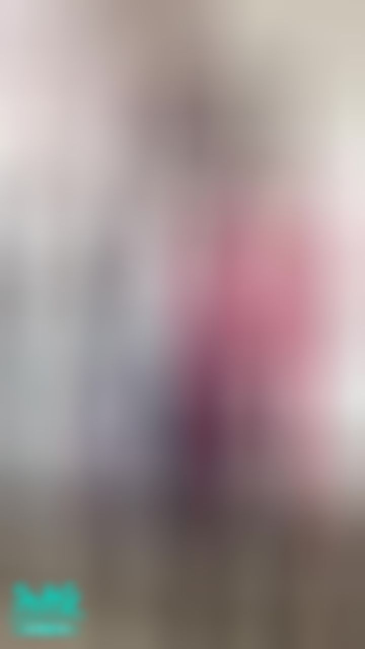 janicee : 回到家的紅色風衣OL♥️穿迷你裙坐地的絕對領域💓
回到家了💙解開絲巾後直接坐在地上💙
性感黑絲OL，黑色蕾絲大腿襪與絕對領域，在迷你裙下看到白皙的肌膚👀
踮著高跟鞋👠
在等我脫掉外套嗎？
#黑絲 #OL #蕾絲 #迷你裙 #大腿襪 #高跟鞋
