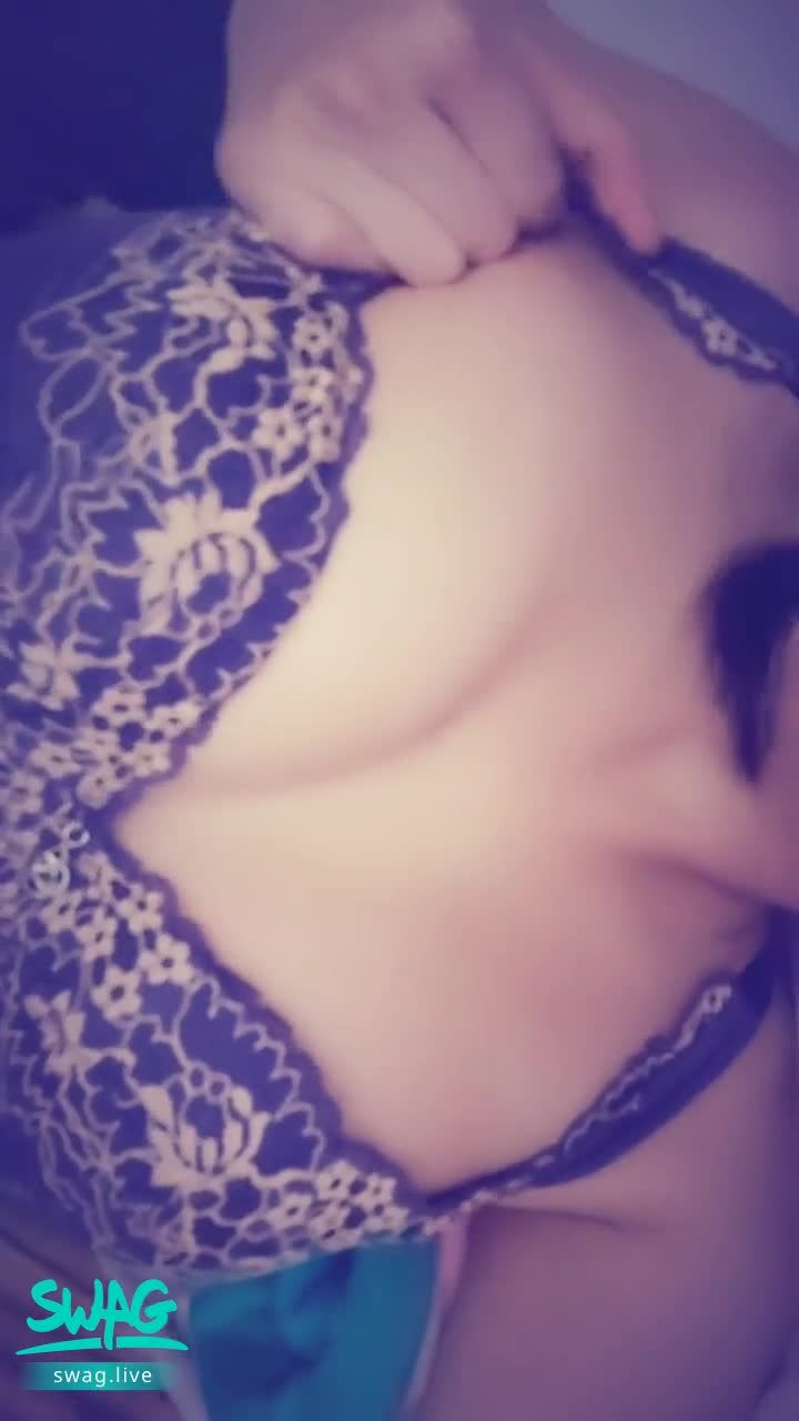 alicedarling : 感覺可以乳交耶 😝😝