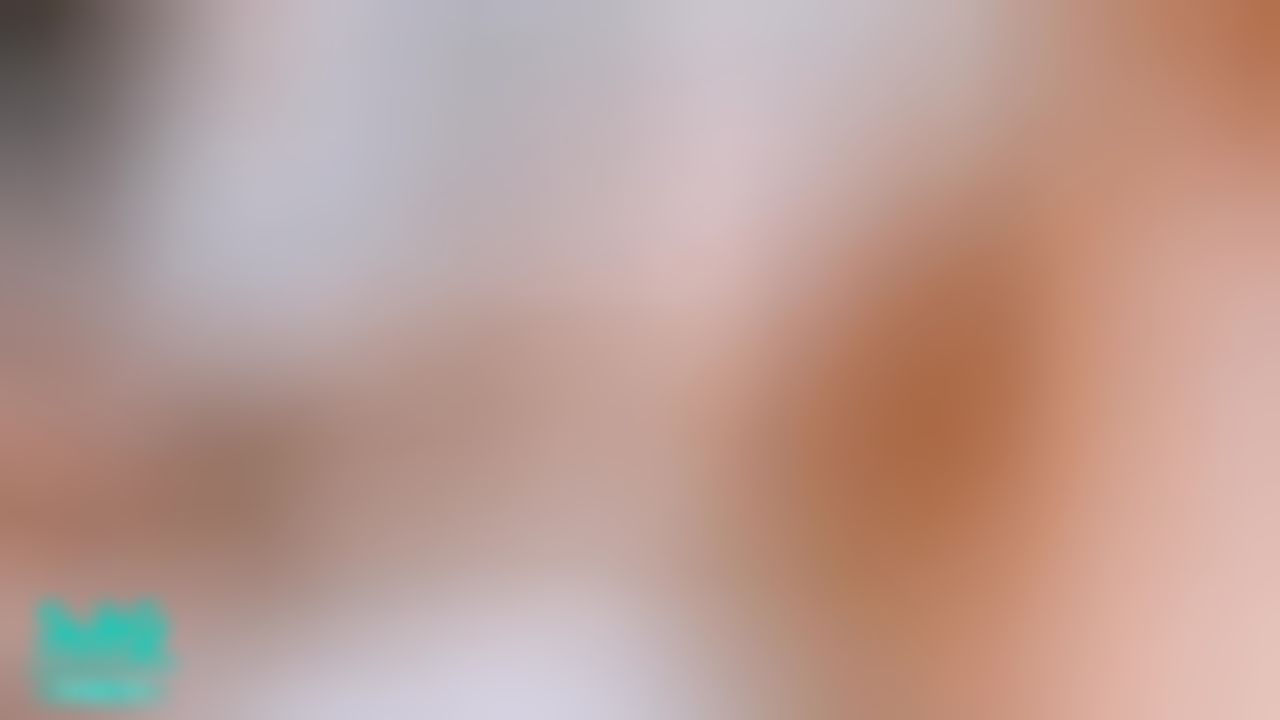 sexyaphrodite : 襯衫揉奶🤭