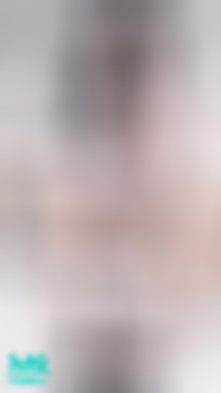 miyukibaby : 色色戀足誘惑😳❤️🦶🏻喜歡我用腳腳踩硬硬的嗎？想舔舔..💦