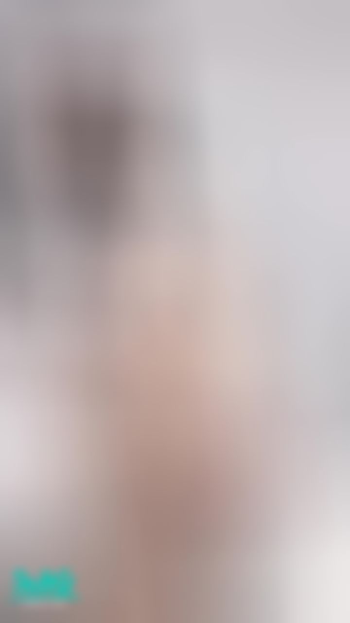 miyukibaby : 日常穿搭直接穿上膚色絲襪誘惑你😍❤️🦶🏻喜歡看我穿絲襪的樣子嗎？